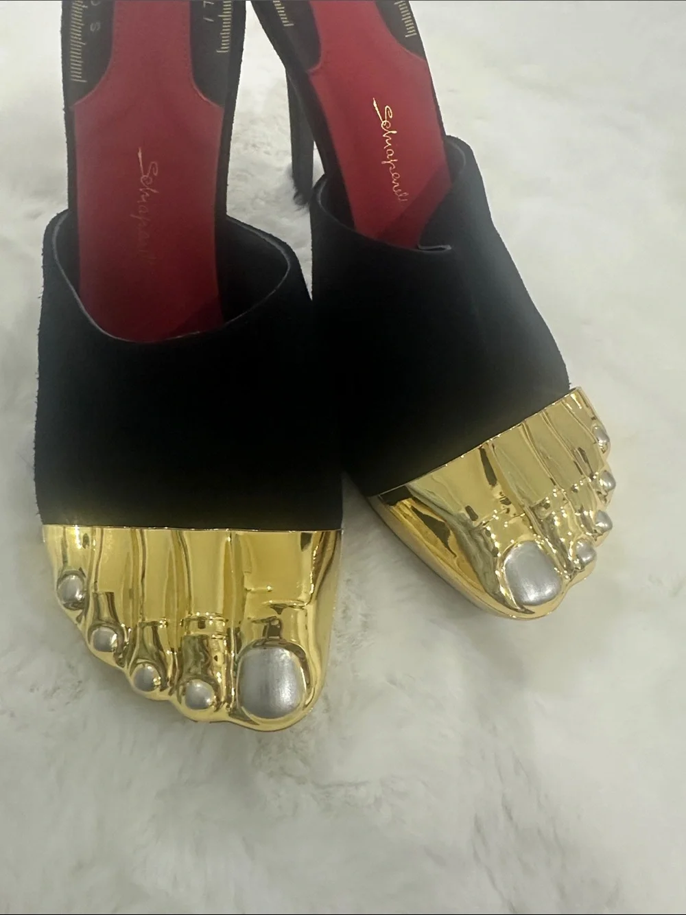 HIGH HEELS - Picture 8 of 9